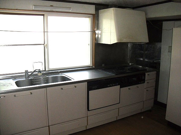 1960s wood house, 9-min walk to station, Iwate
