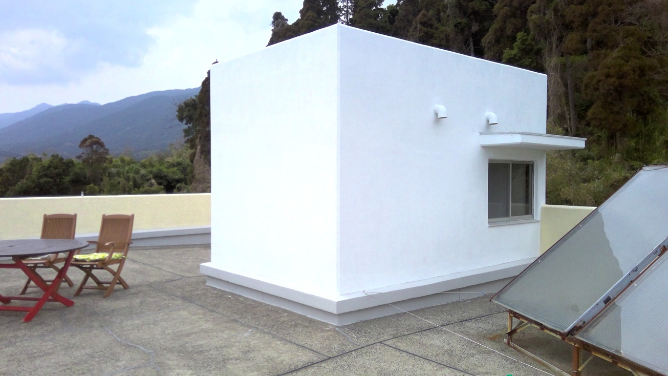 1990s concrete house in Uchinoura, Kimotsuki