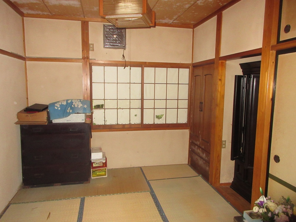 1980s wood house, 12-min walk to station, Iwate