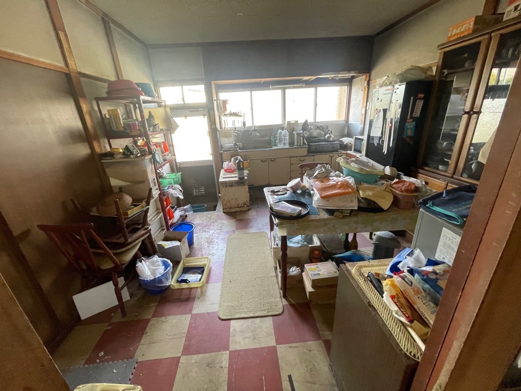 1970s wood house on a large plot in Nagano