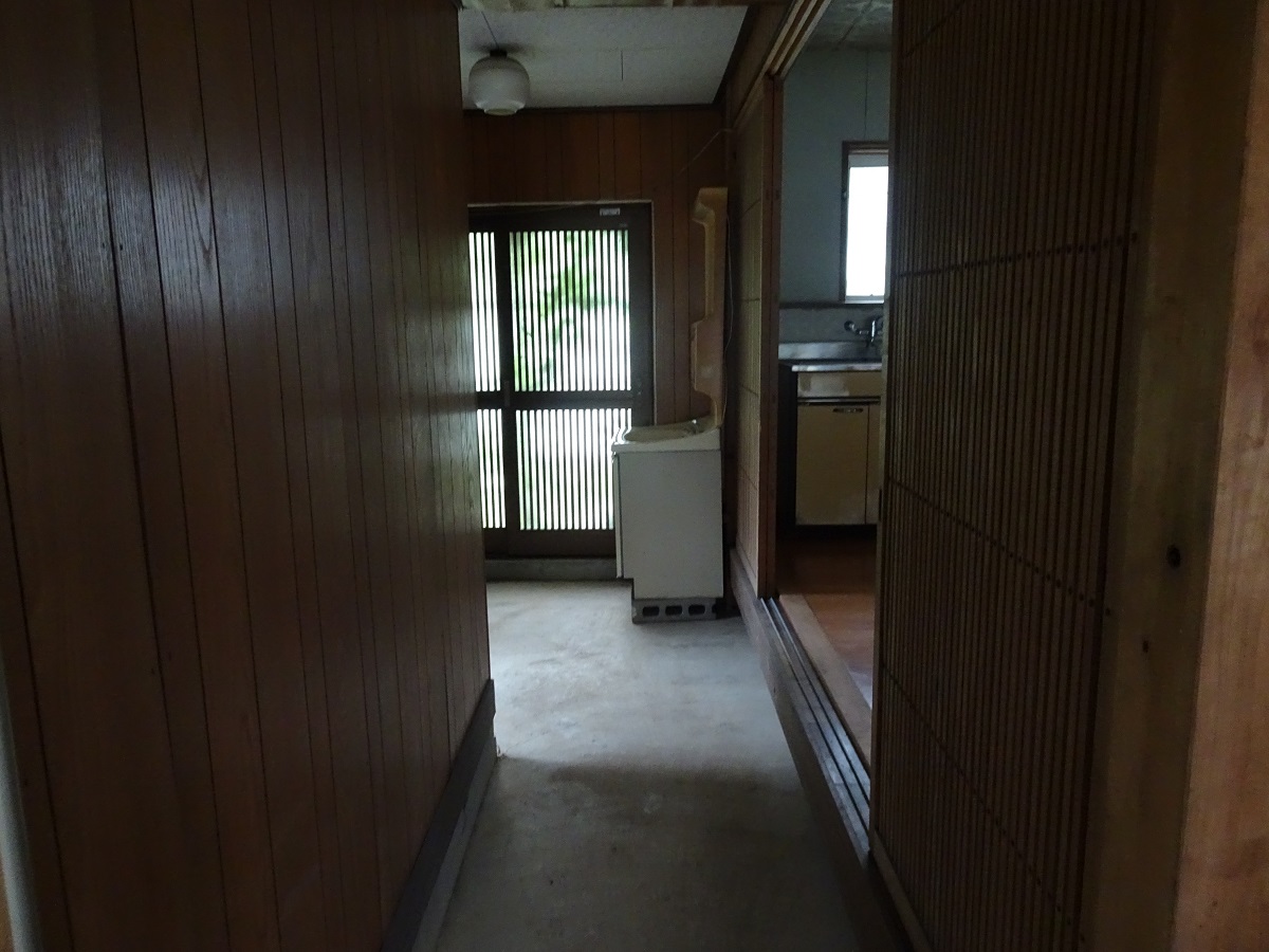 1910s wood house on a large plot in Hyogo