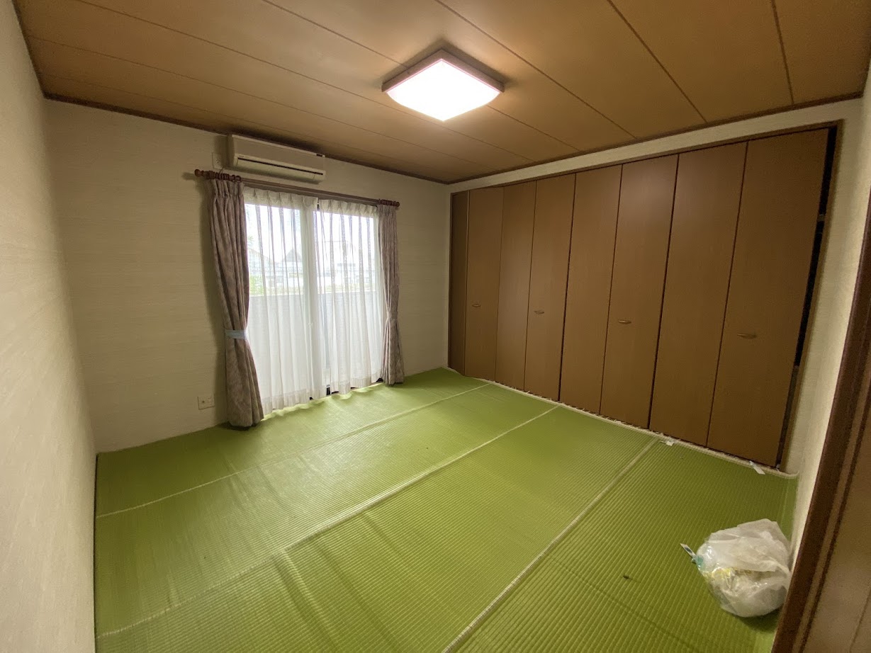 1990s wood house, 15-min walk to station, Toyama