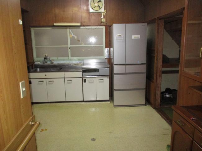 1970s wood house, 15-min walk to station, Okayama