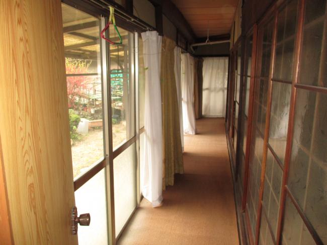 1920s wood house on a large plot in Okayama