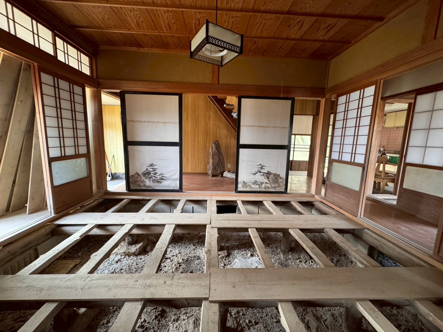 1970s wood house in Oe, Fukuchiyama, farmland, approval needed