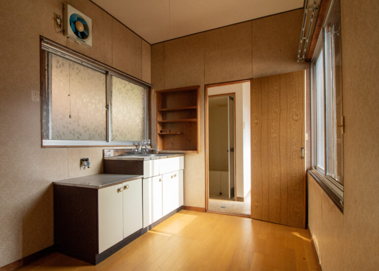 1970s wood house in Matsusaka Kahada