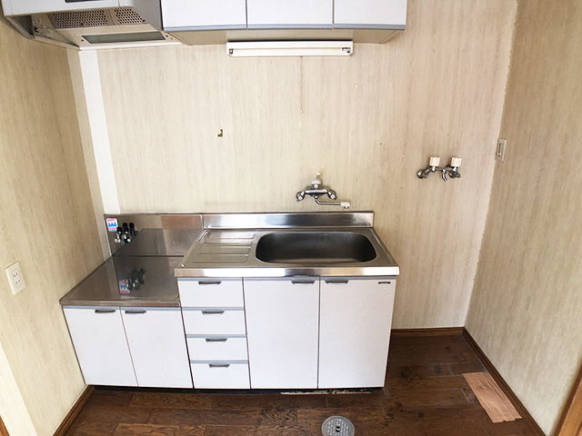 1990s wood house, 7-min walk to station, Aomori
