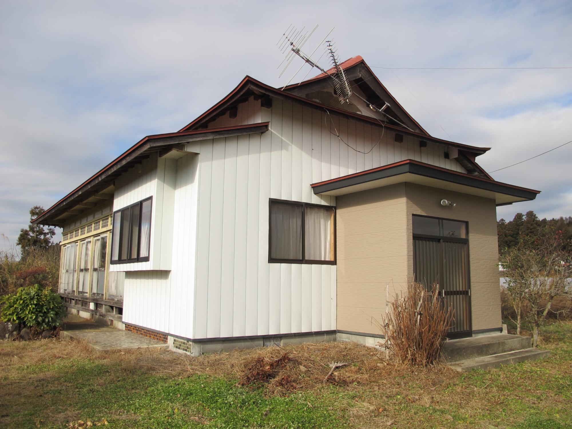 Price reduction! Kitchen renovated. Home gardening possible. ◎