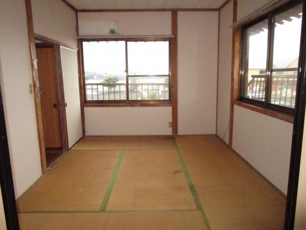 1980s wood house in Oita