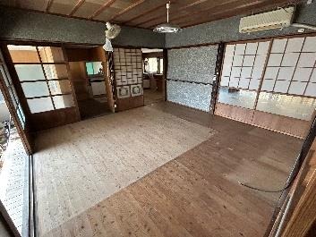 Wood house on a large plot in Tawara, Satsuma