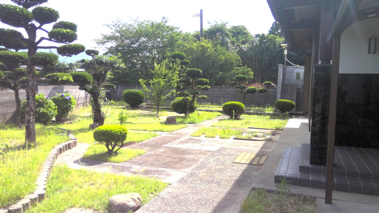 1990s wood house near the coast in Uchinoura, Kimotsuki