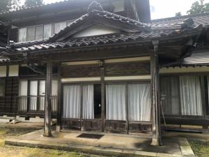 1950s wood house on a large plot in Niigata