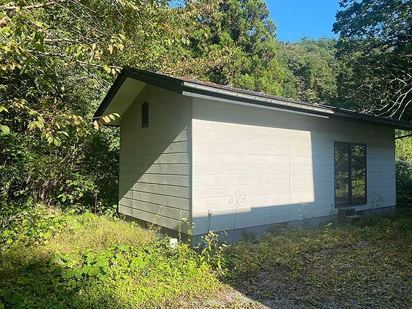 1990s wood house on a large plot in Iwate