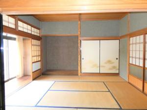 1960s wood house, 8-min walk to station, Shimane