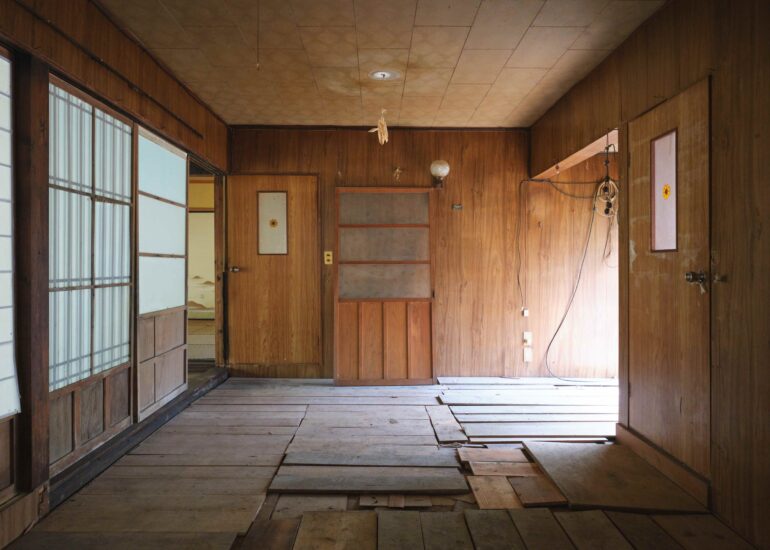 Wood house on a large plot in Matsusaka Kahada
