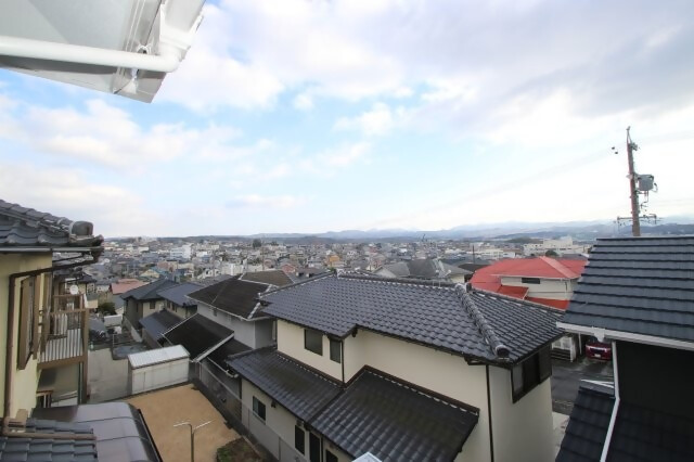1990s wood house, 8-min walk to station, Mie