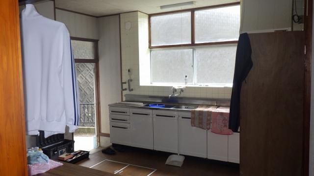 1970s wood house, 9-min walk to station, Nagasaki
