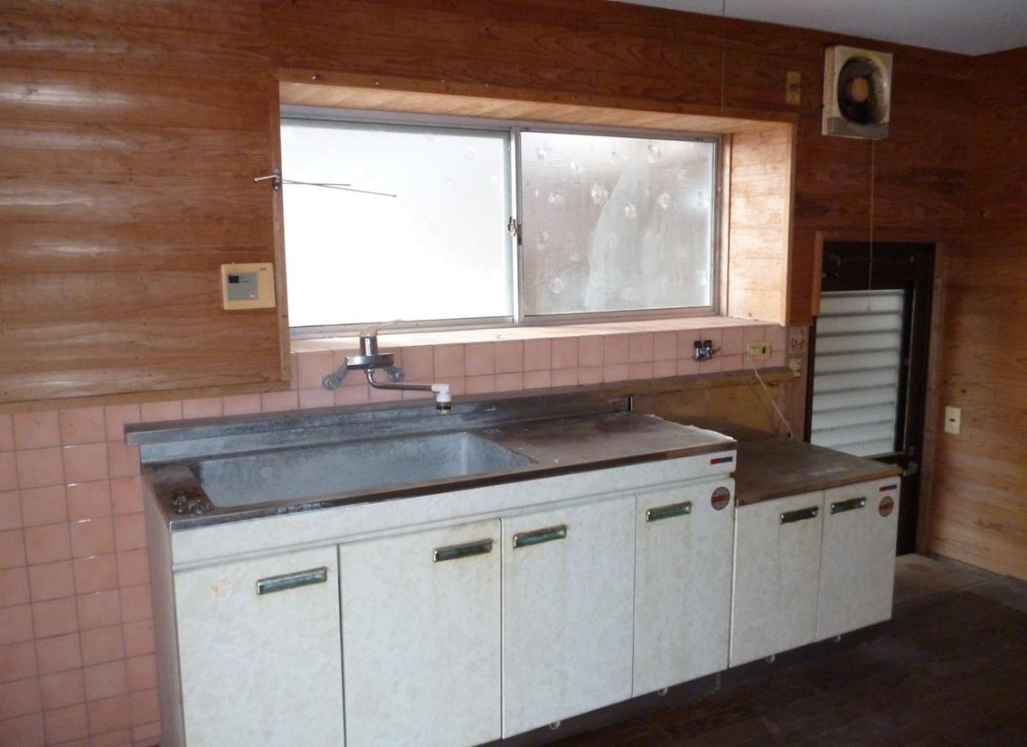 1950s wood house in Ikufuku, Ichikikushikino