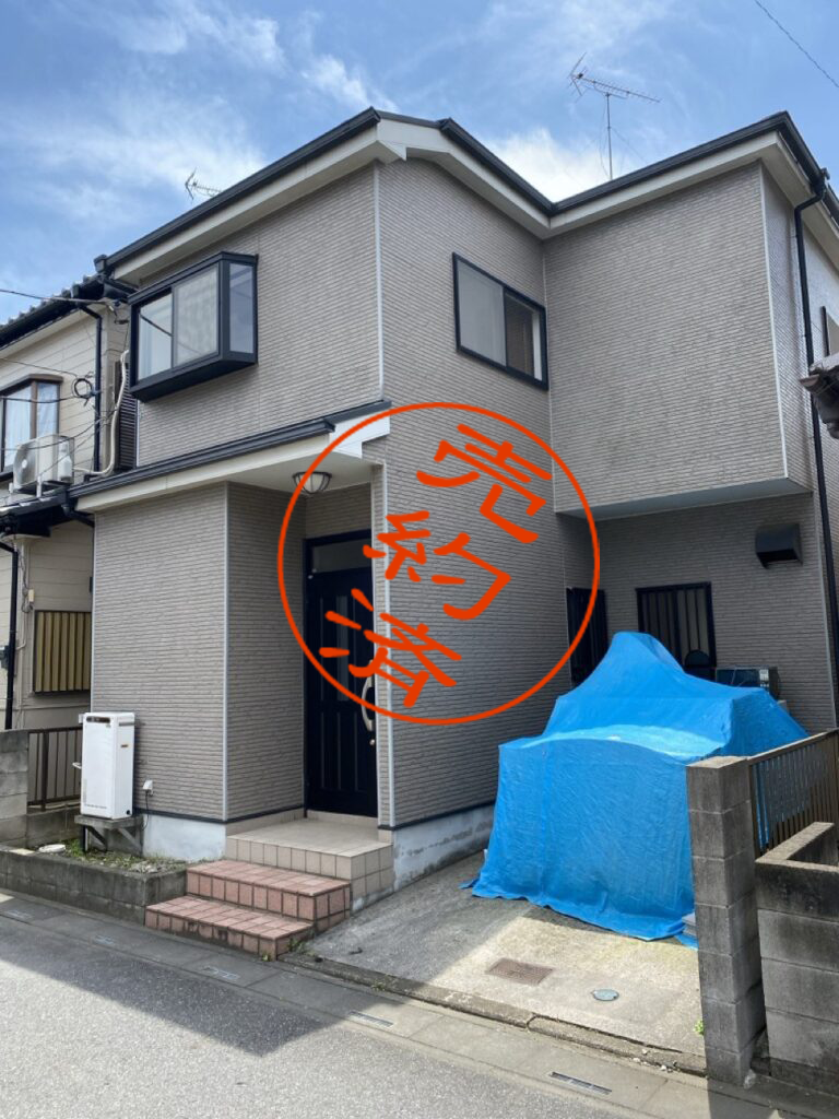 1990s wood house, 14-min walk to station, Saitama