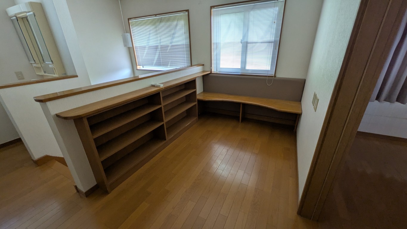 2000s wood house in Gifu