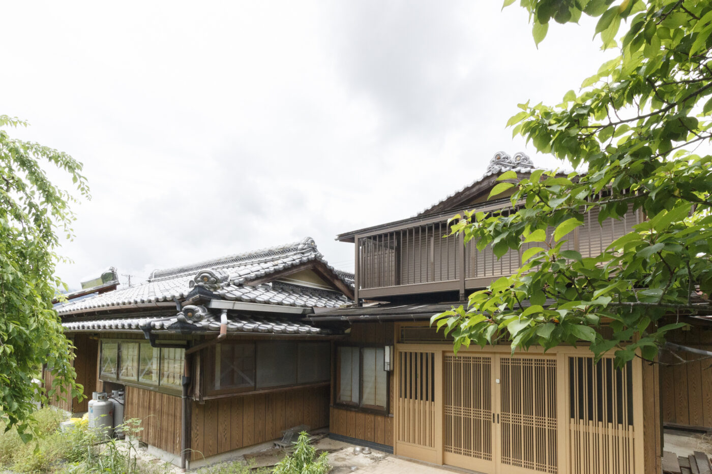 Wood house on a large plot in Matsusaka Kahada