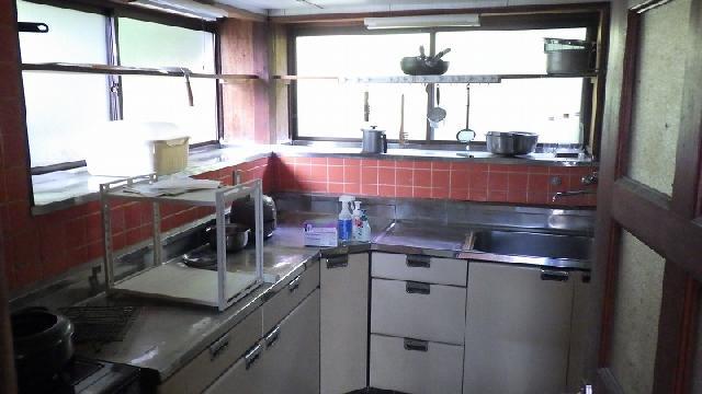 1980s wood house, 7-min walk to station, Nagasaki