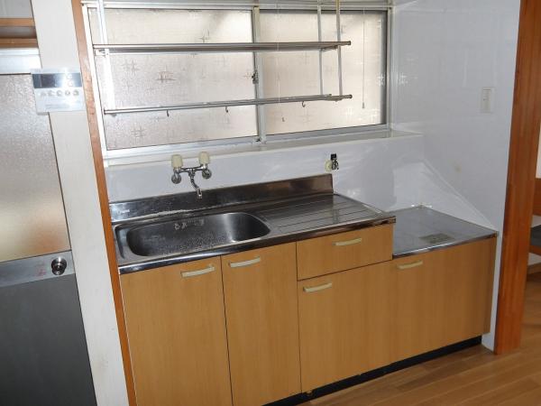 1970s wood house, 5-min walk to station, Ehime