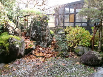 1980s wood house, 13-min walk to station, Niigata