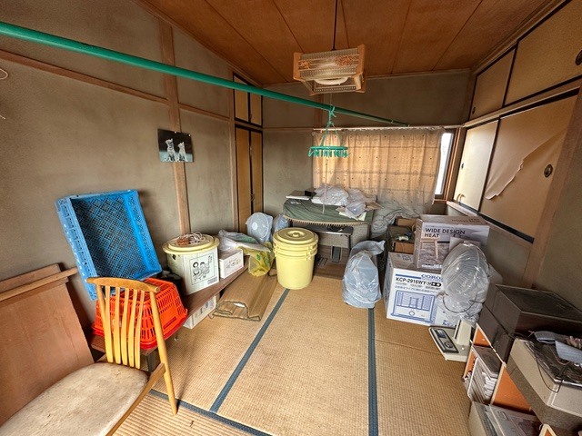 1980s wood house on a large plot in Yamanashi