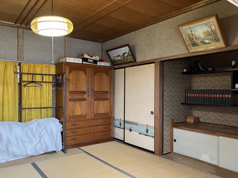 1890s wood house on a large plot in Tottori