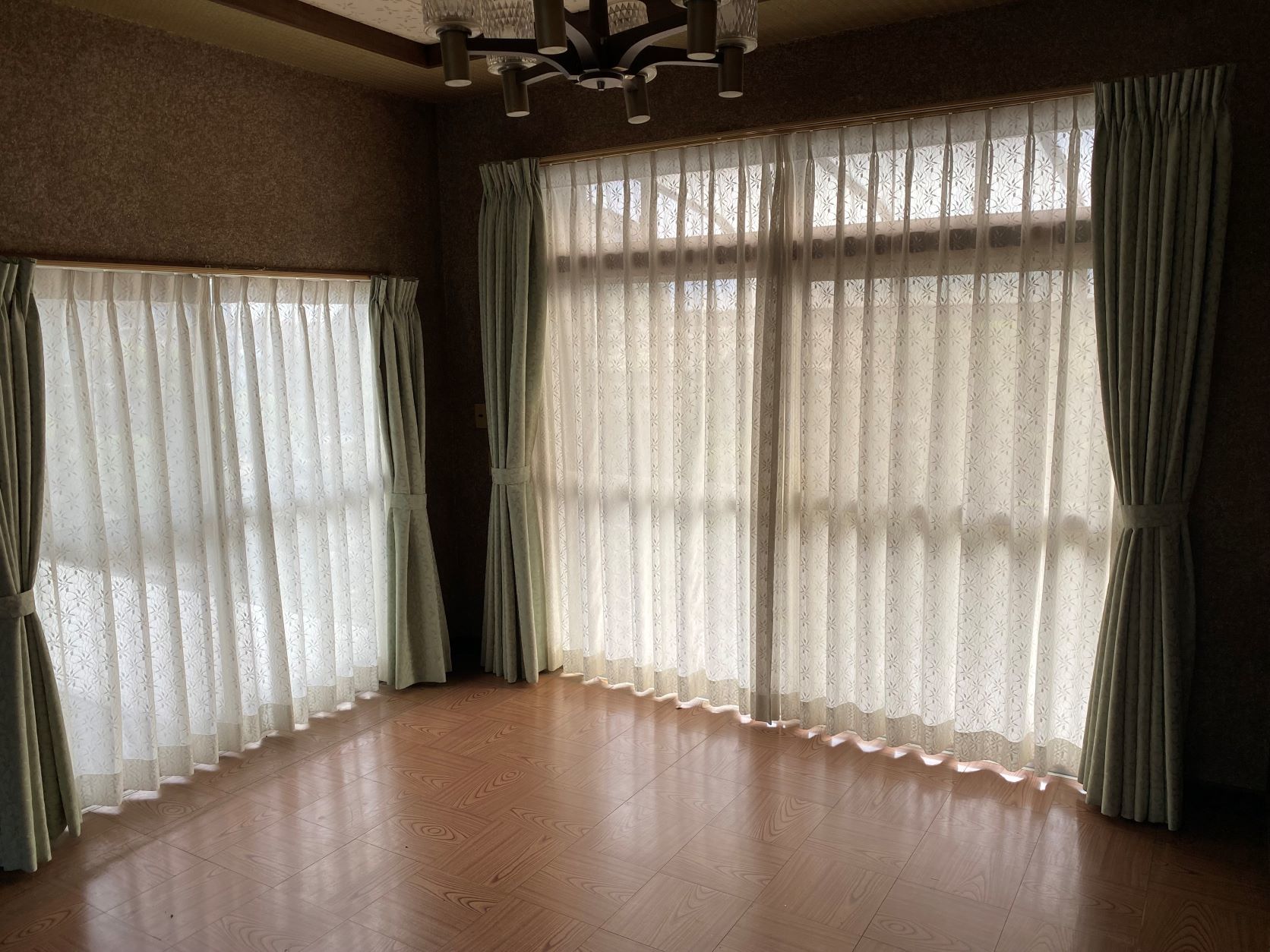 1960s concrete house on a large plot in Ehime