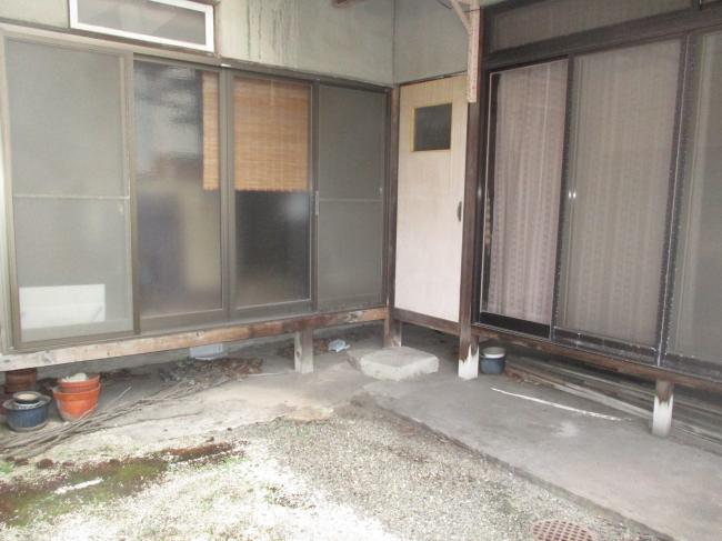 1950s wood house, 17-min walk to station, Okayama