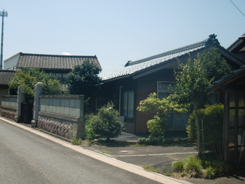 1920s wood house on a large plot in Niigata