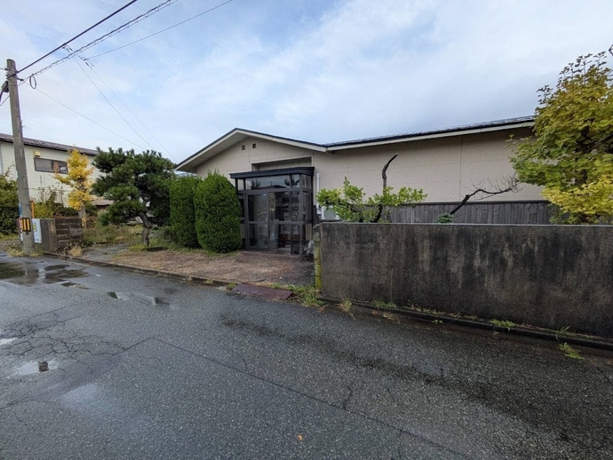 1950s wood house, 11-min walk to station, Akita