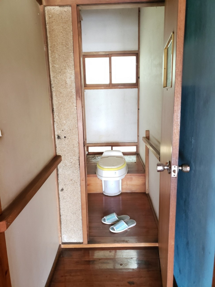 1960s wood house on a large plot in Tochigi