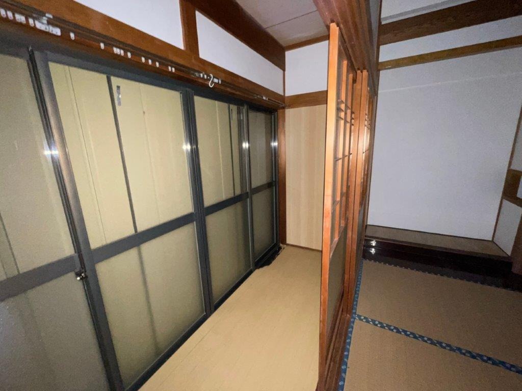 1980s wood house in Kochi