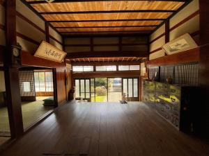 Wood house on a large plot in Niigata