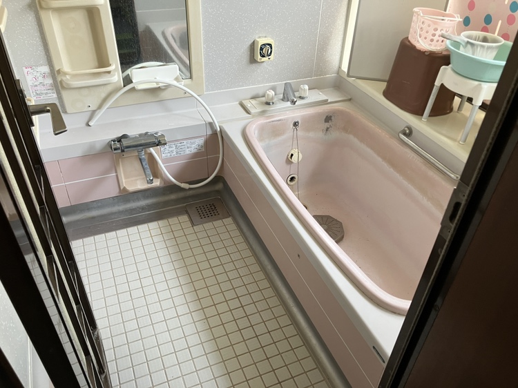 1970s wood house, 5-min walk to station, Fukui