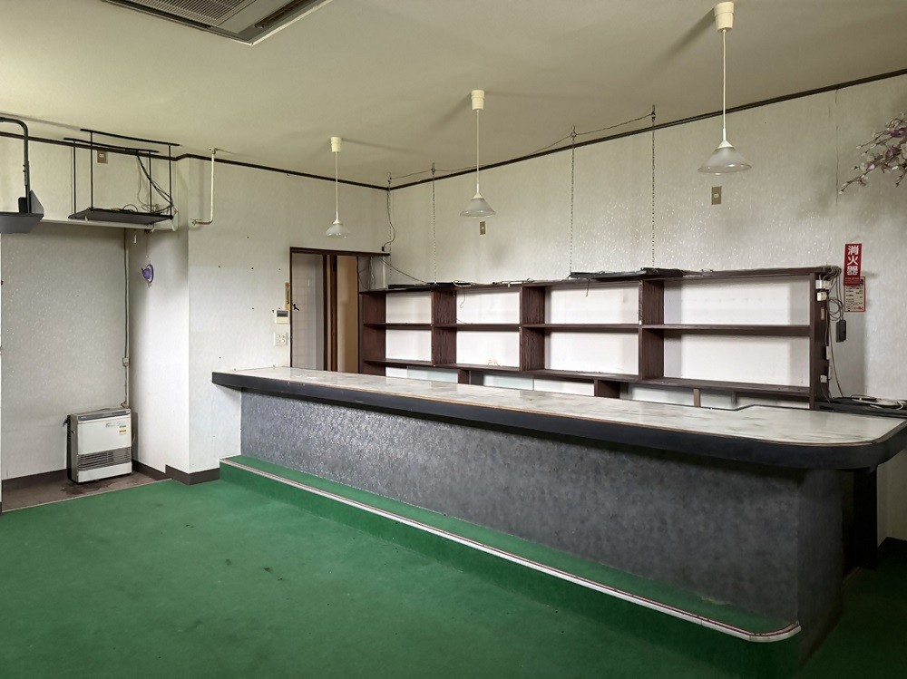 1980s wood house near the coast in Ibusuki, Kagoshima