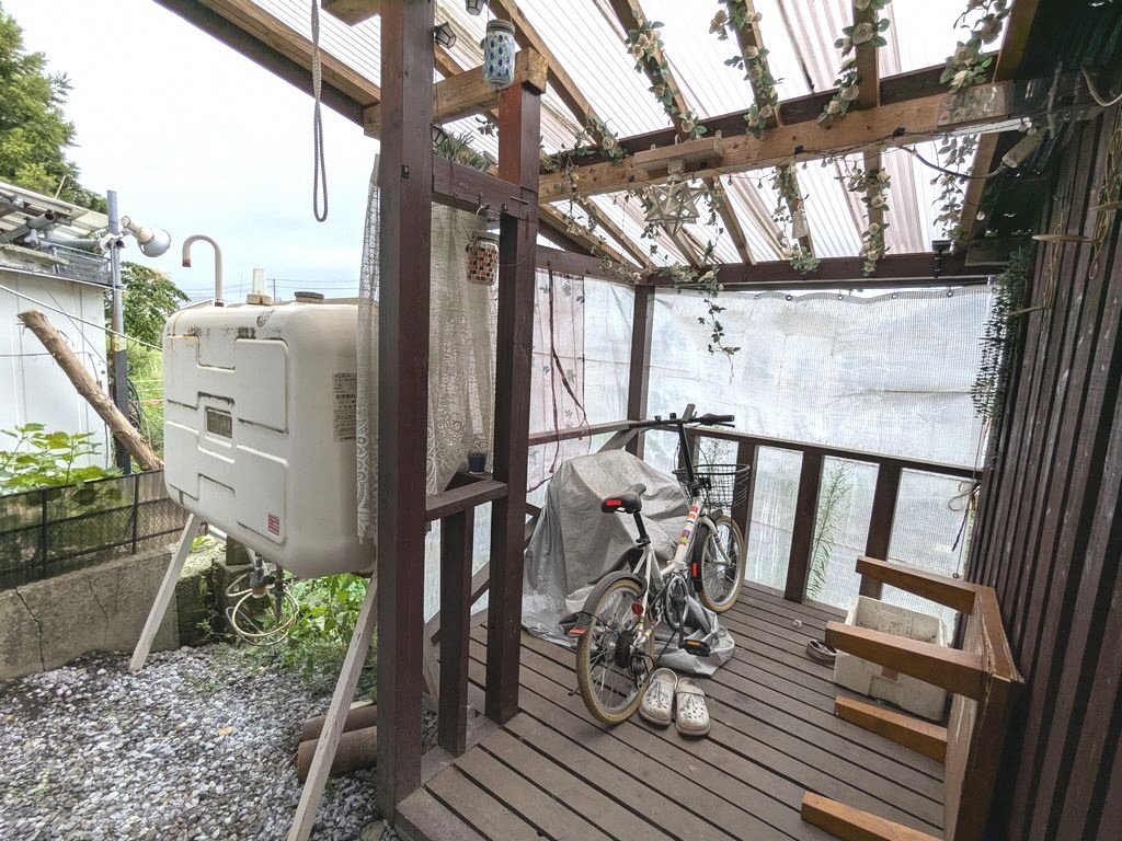 1970s wood house, 5-min walk to station, Aomori