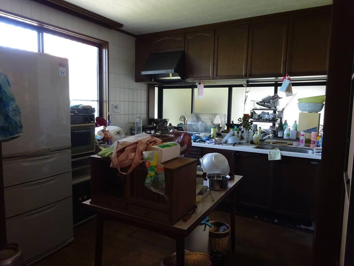 1990s wood house on a large plot in Hiroshima