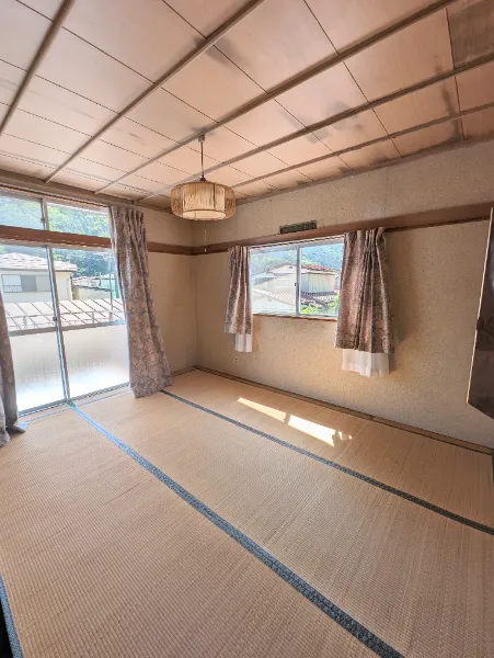 1970s steel-frame house, 16-min walk to station, Iwate