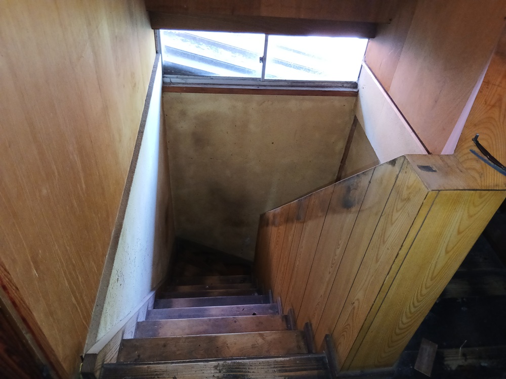 1980s wood house on a large plot in Iwate