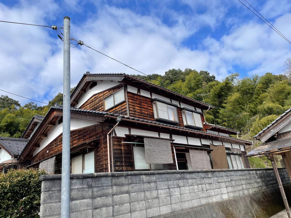 1980s wood house in Yosano, Kyoto, farmland, approval needed