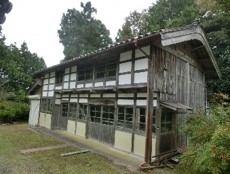 Wood house on a large plot in Niigata