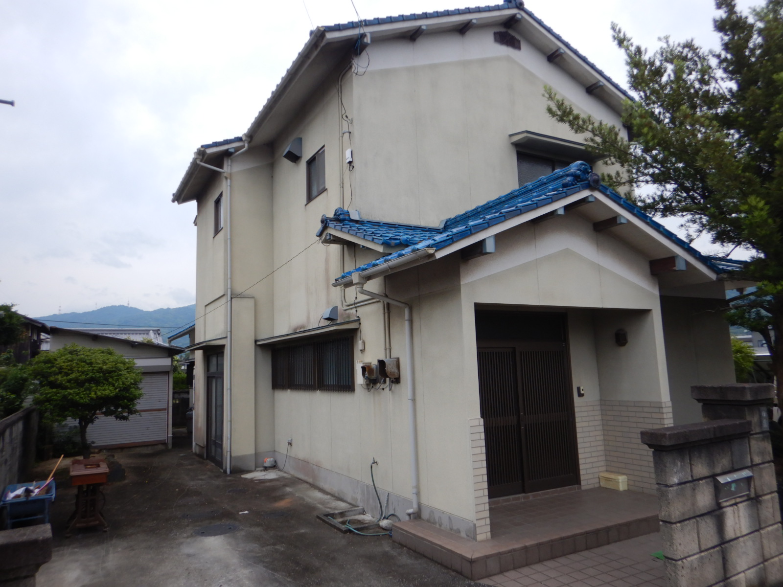 1970s wood house, 15-min walk to station, Ehime