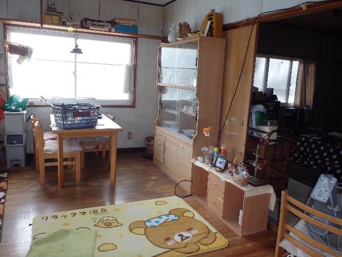 1980s wood house on a large plot in Kagawa