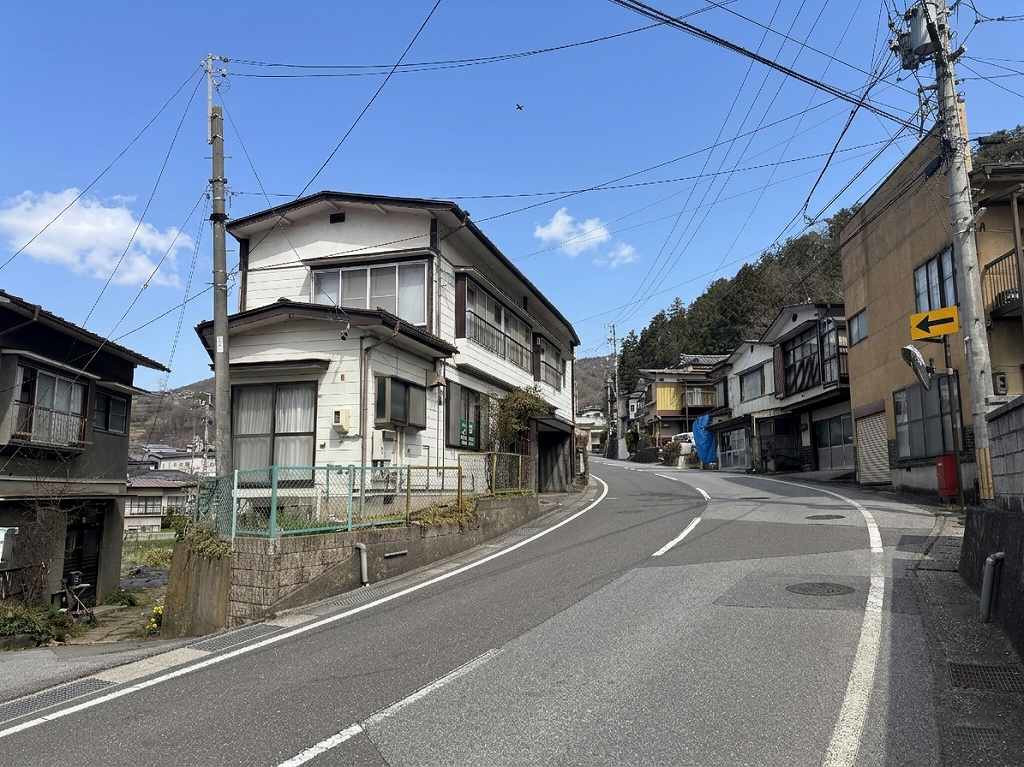 1970s wood house, 11-min walk to station, Nagano