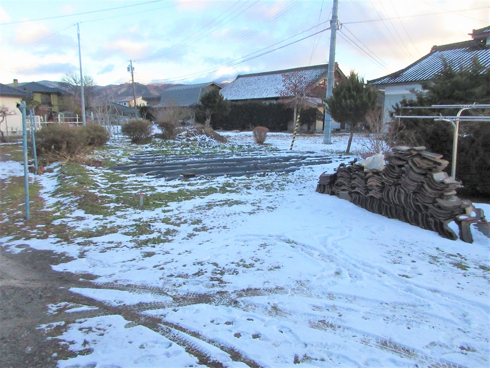 1920s wood house on a large plot in Iwate