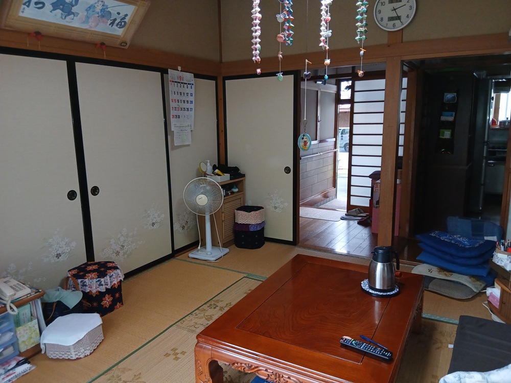1990s wood house on a large plot in Iwate
